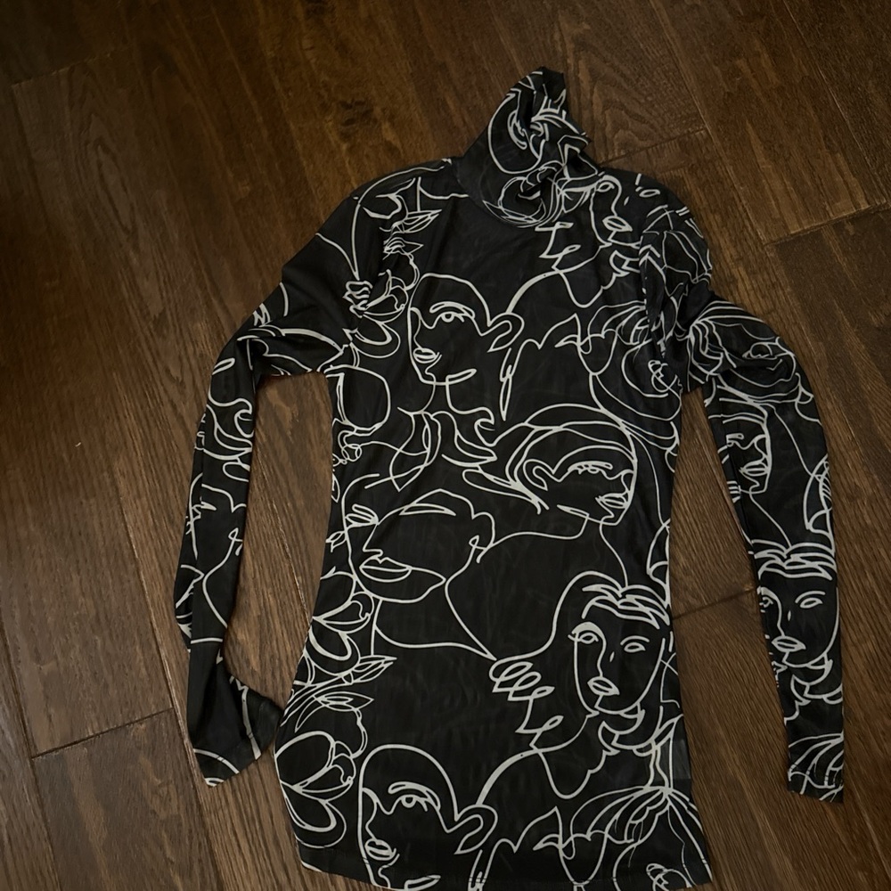 Black and White Abstract Face Print Top